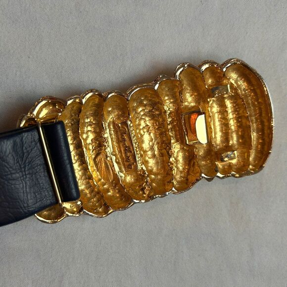 Vintage Dotty Smith Gold Tone Large Buckle Feathered Etched Blue Leather Belt